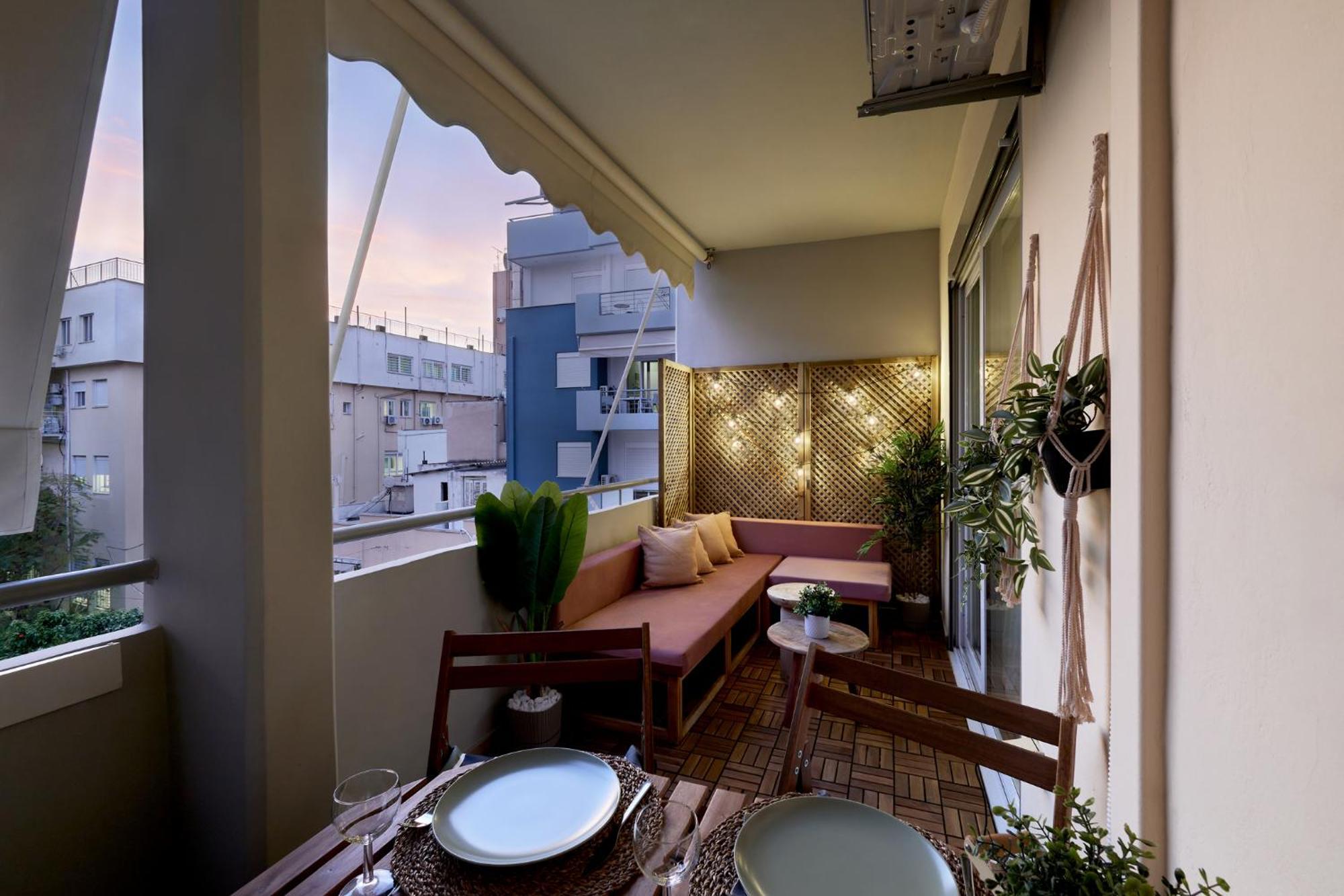 Premium - Sunny 2 Bedroom With Parking